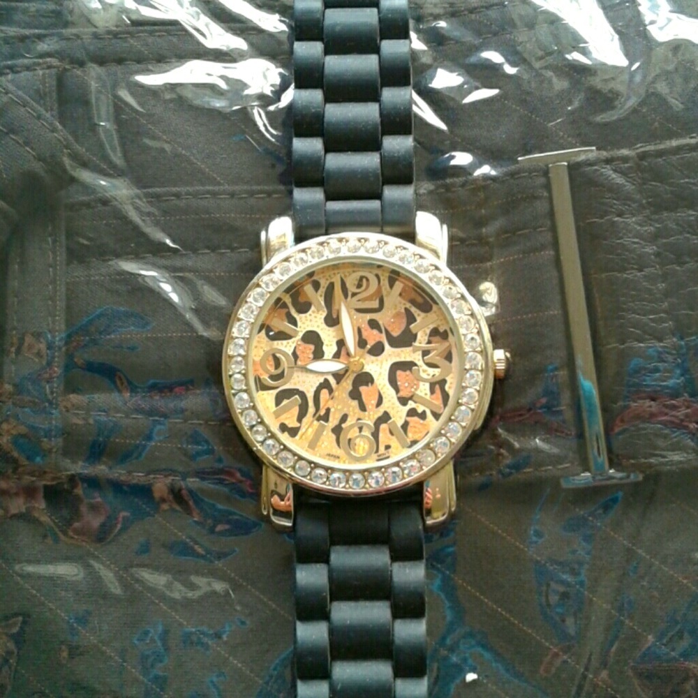 Fashion watch🖤 🐆